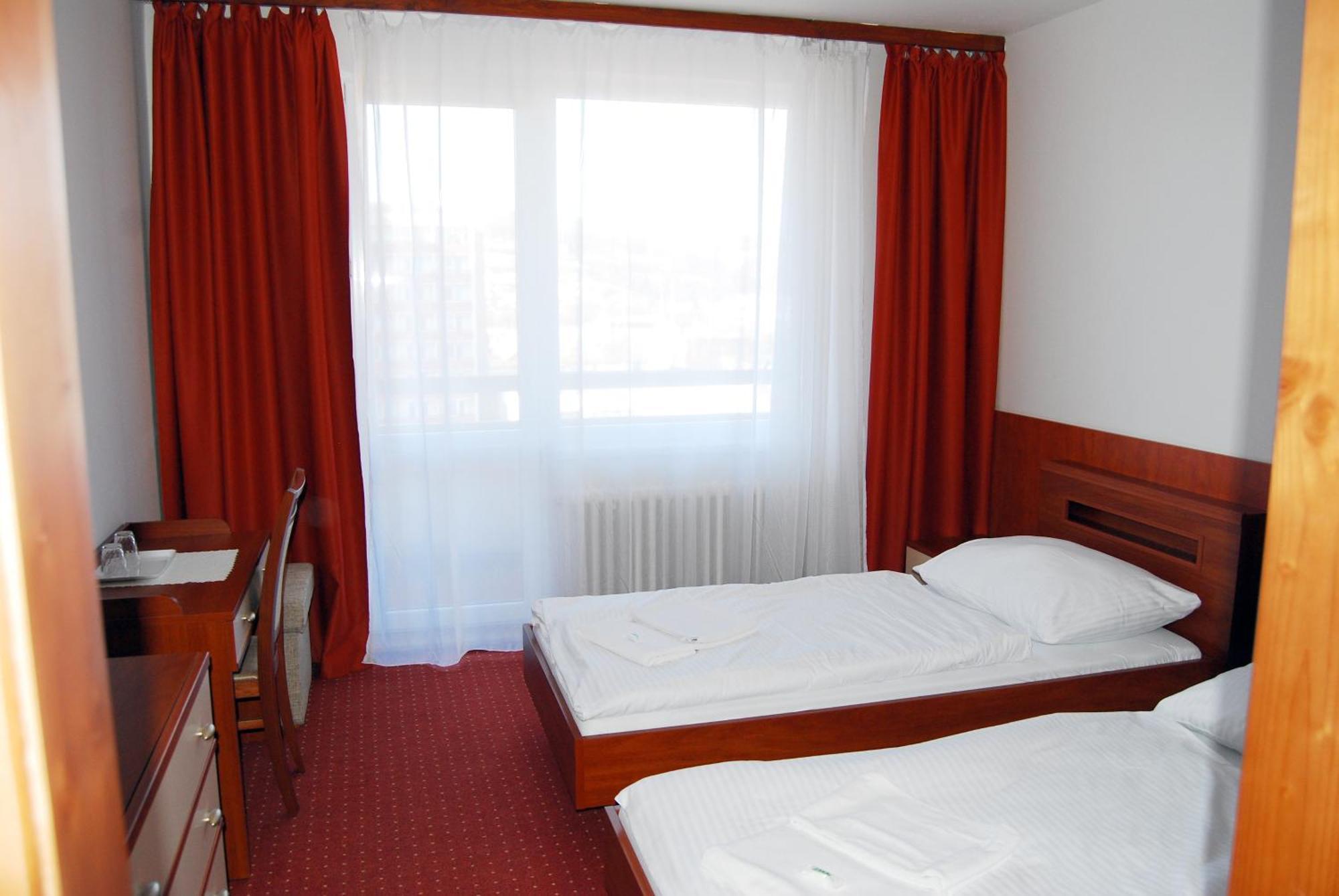 Hotel Lineas Prešov Dış mekan fotoğraf
