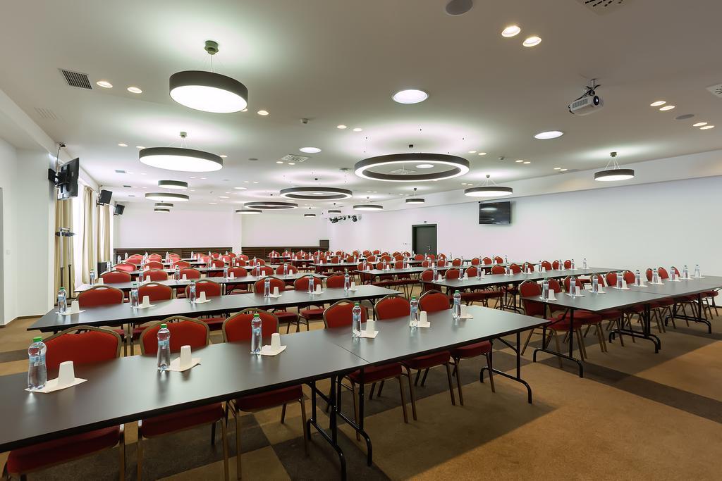 Hotel Lineas Prešov Dış mekan fotoğraf