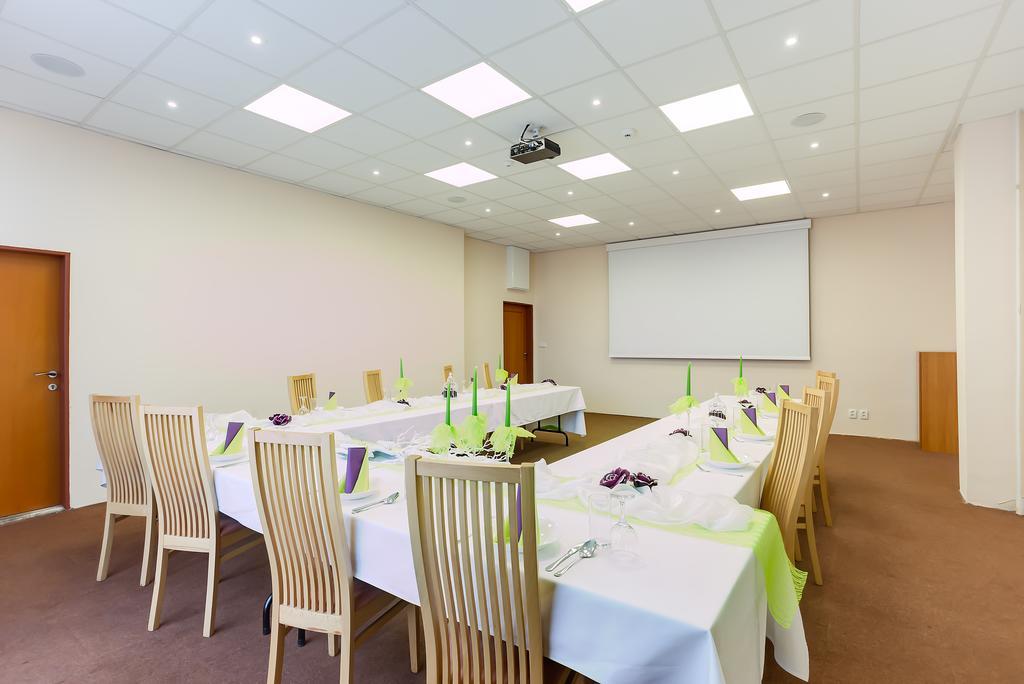 Hotel Lineas Prešov Dış mekan fotoğraf