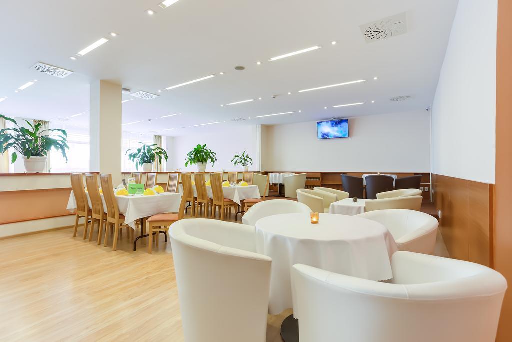 Hotel Lineas Prešov Dış mekan fotoğraf